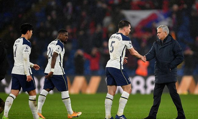 王钰栋新经纪公司：曾代理莱万、拜尔，旗下球员多在德国、瑞士踢球